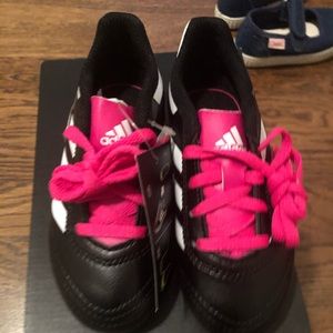Girls Addidas Soccer Cleats ... Never Worn !